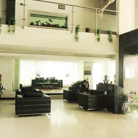 Hotel T.A.P. Gold Crest Bangalore Esterno foto