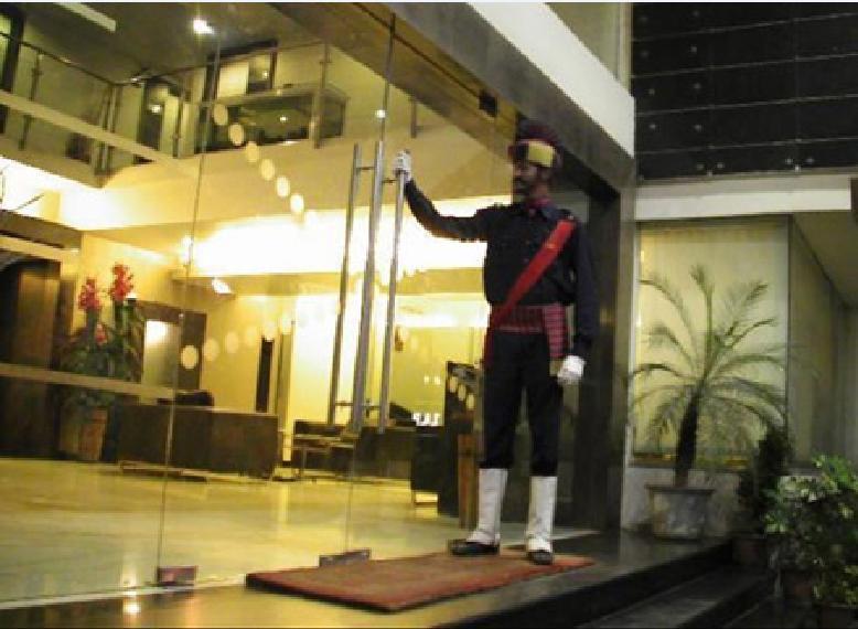 Hotel T.A.P. Gold Crest Bangalore Esterno foto